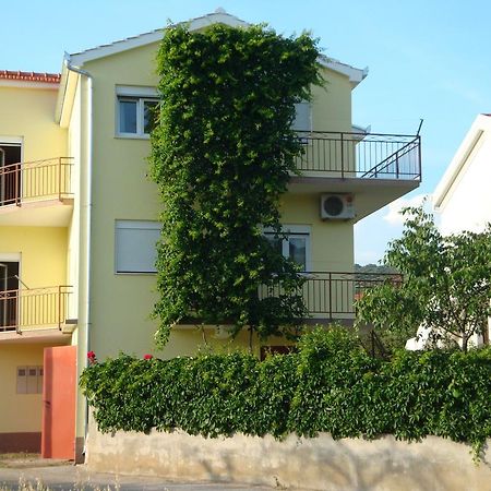 Apartments Borozan Vinišće Buitenkant foto