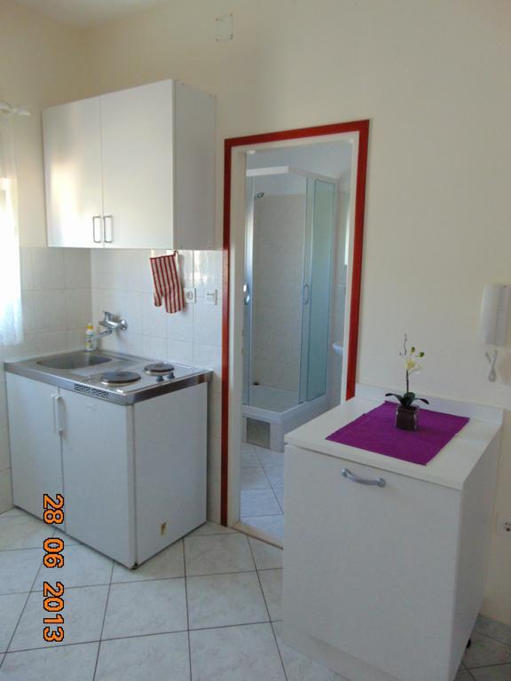Apartments Borozan Vinišće Kamer foto
