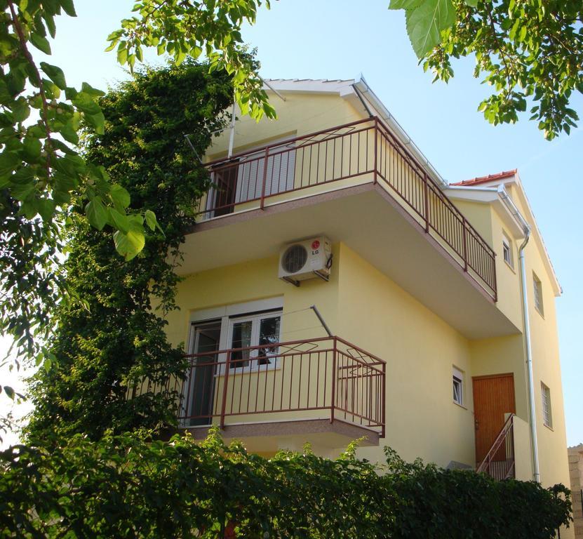 Apartments Borozan Vinišće Buitenkant foto