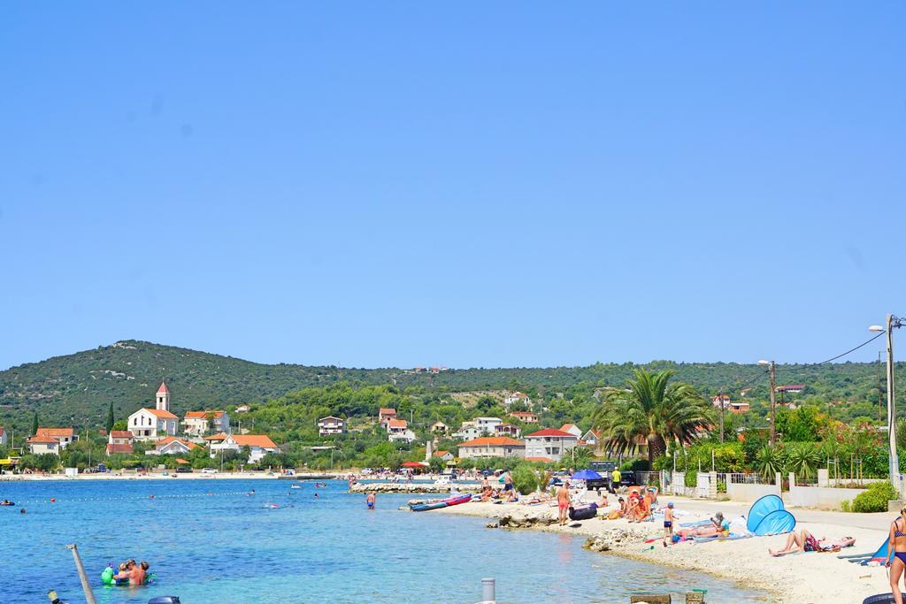 Apartments Borozan Vinišće Buitenkant foto
